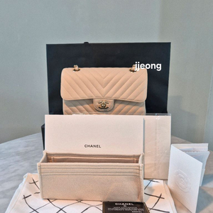 샤넬 클래식 스몰 베이지 쉐브론