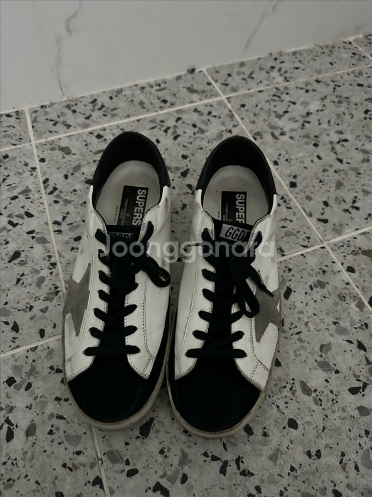 (S급)골든구스 스니커즈 판매합니다--2