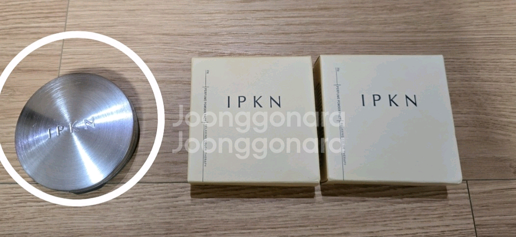 입큰 퍼퓸 파우더팩트 본품 두개 일괄판매--0