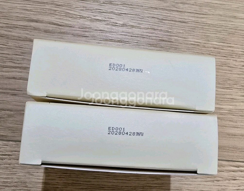 입큰 퍼퓸 파우더팩트 본품 두개 일괄판매--1