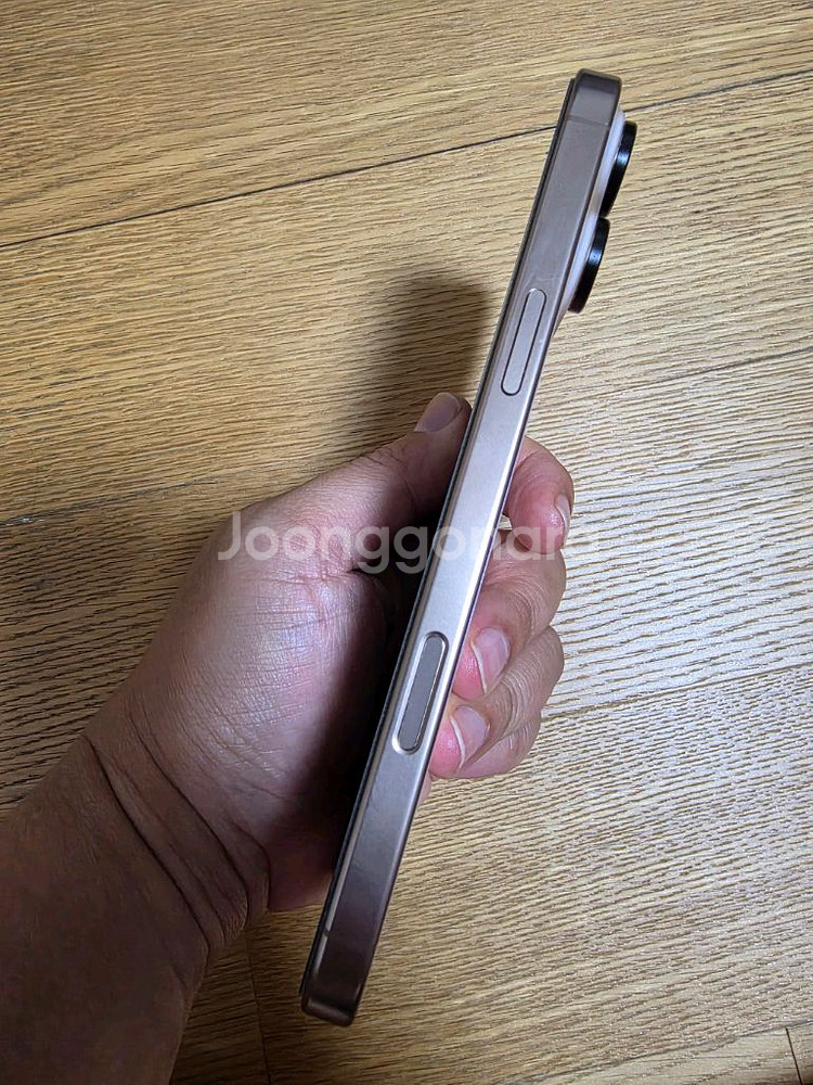 아이폰16프로맥스 1테라 골드 팝니다--4