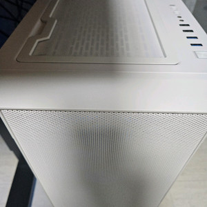 본체 팝니다 9950x3d X870E RTX 4080s