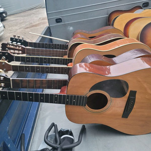 통기타 클래식기타 바디 목 있는것 판매 인테리어용