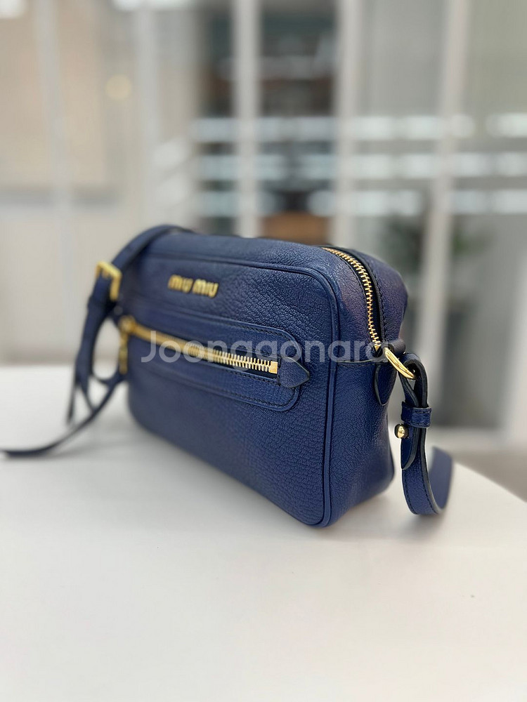 [중고명품 럭스올 울산점] 미우미우 마드라스 카메라백--1