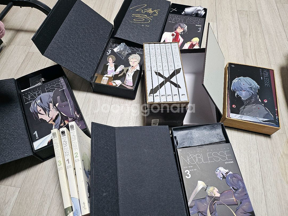 웹툰 노불레스 한정판 판매합니다--0