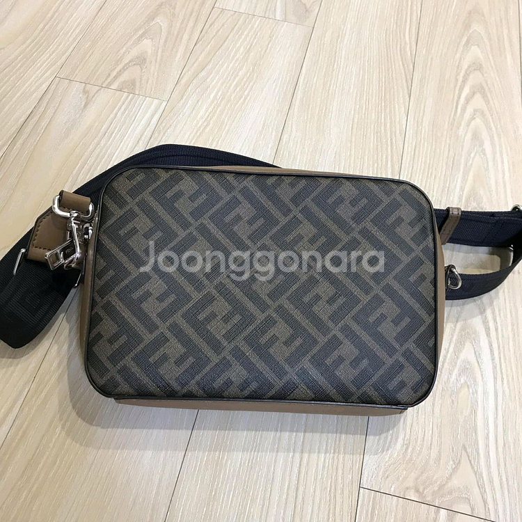 펜디 카메라백--1