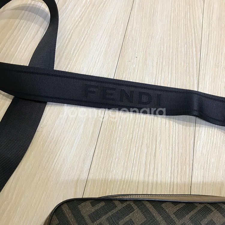 펜디 카메라백--4