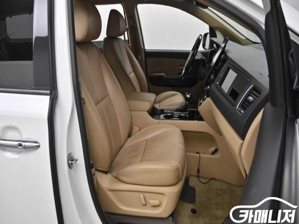 [기아]더 뉴 카니발 가솔린 9인승 하이리무진(특장업체 이미지