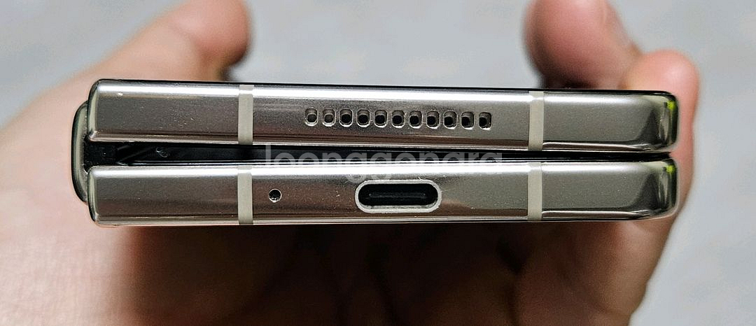 갤럭시 Z폴드4 베이지 256GB A급 싸게 팝니다.--4