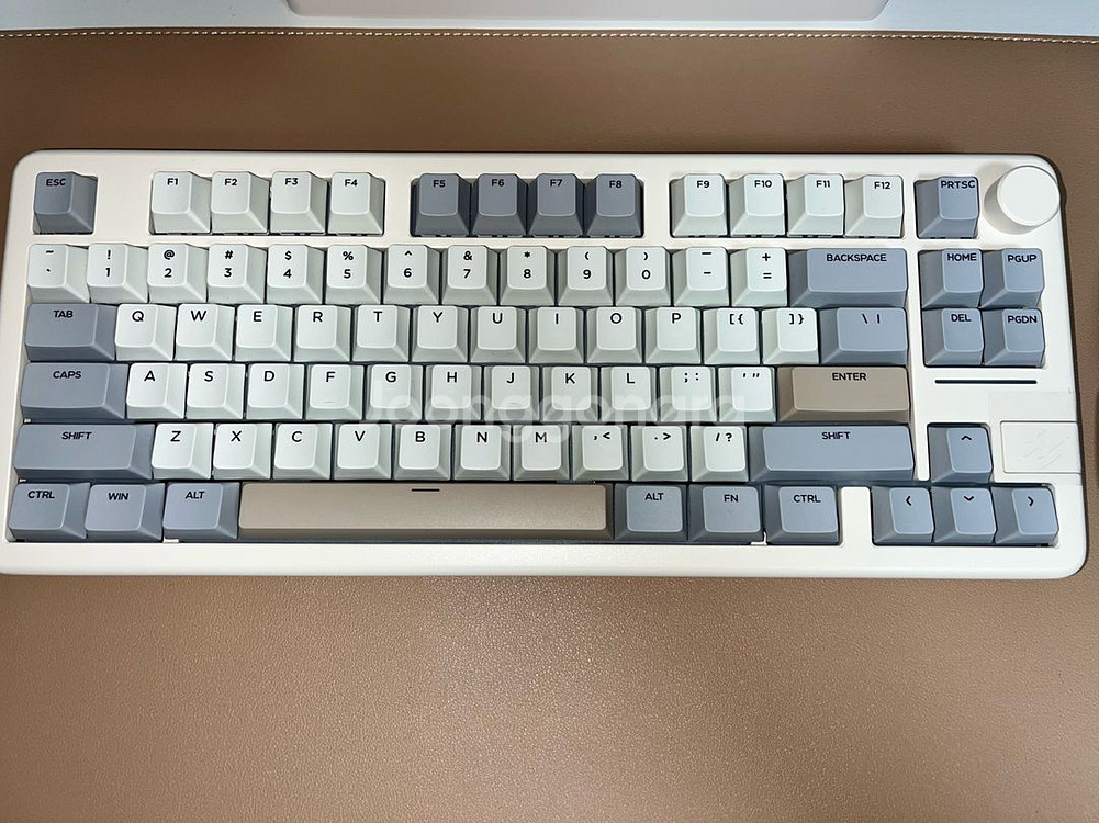 EPOMAKER 갤럭시70 풀알루 기계식 키보드--3
