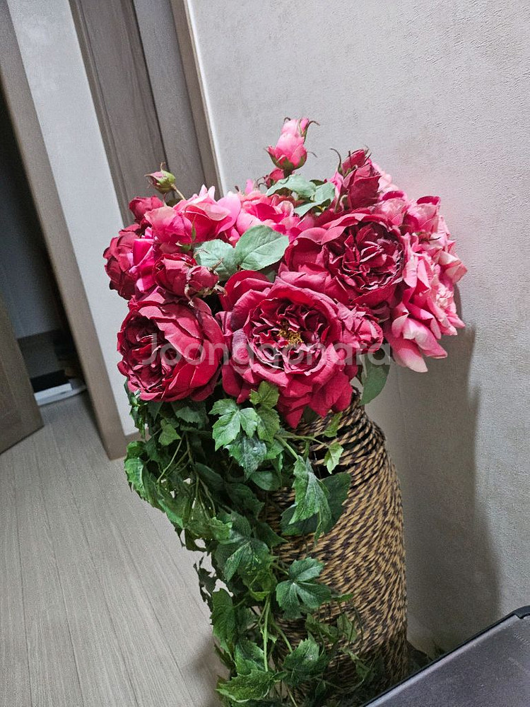 장미꽃 라탄 바구니 장식 조화 장식 장미 넝쿨 꽃--6
