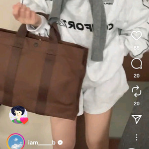 무신사 썸플레이스 봉긋대표님 착장 후드티셔츠