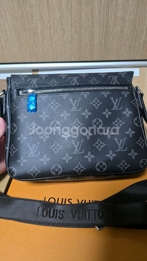 루이비통 메신저백--1