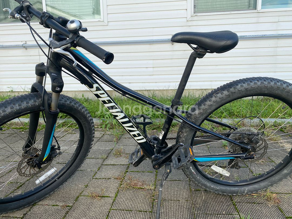 스페셜라이즈드 립락 24인치(어린이 산악자전거)--1