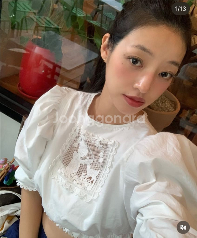 프레클 레이스 크롭 모티브 블라우스--3