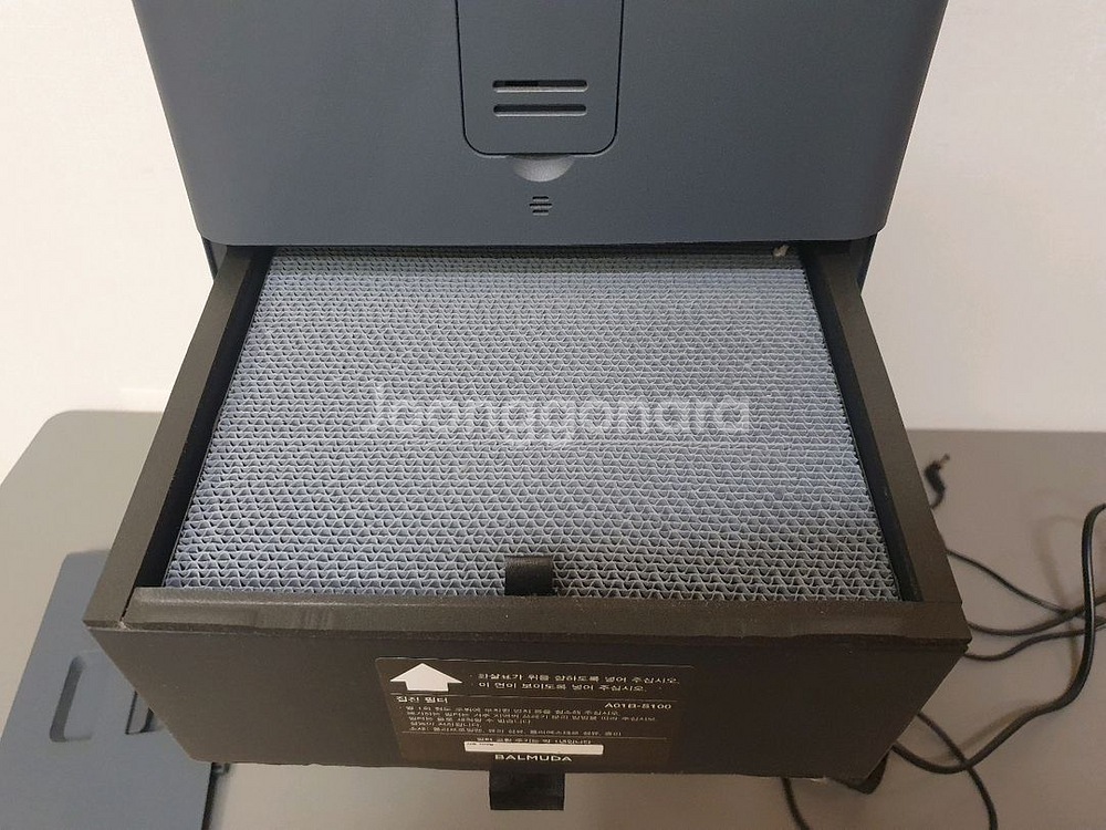 발뮤다 더퓨어 공기청정기 그레이 판매(필터 거의새것)--4