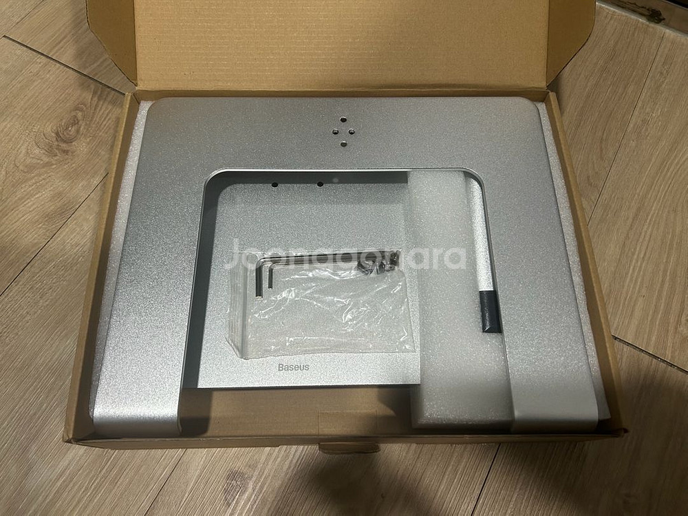 베이스어스 높이조절 노트북 거치대 판매합니다--1