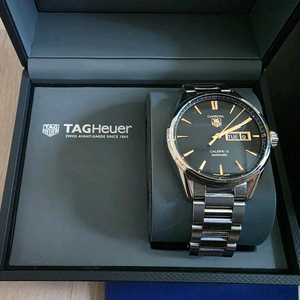 태그호이어 까레라 칼리버5 데이데이트 41mm 블랙골드