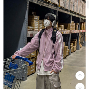 에이블리 남여공용 투웨이 트랙 벨벳 집업 (새상품)