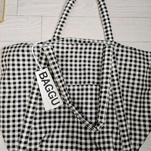 Baggu 바쿠 클라우드백 블랙앤화이트 깅엄 새상품