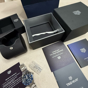 태그호이어 아쿠아레이서 프로페셔널 GMT 신형