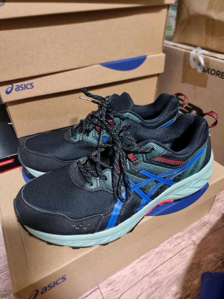 아식스 젤벤쳐9 295(4e) 팝니다.--0