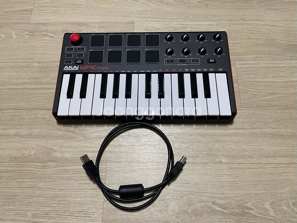 마스터키보드 AKAI MPK mini 팝니다.--2