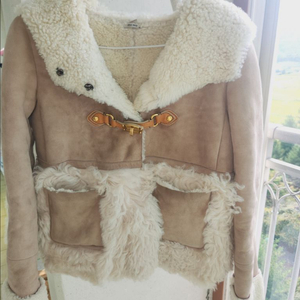 미우미우 시어링 무스탕