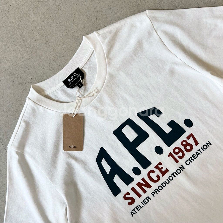 아페쎄 프린트 라벨 티셔츠--3