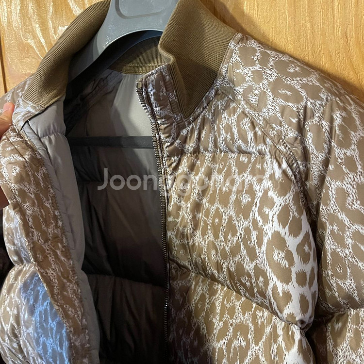 새상품) 디올 2022 F/w 레오파드 숏패딩 판매--6