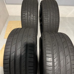 타이어 245 35R 20, 275 30R 20