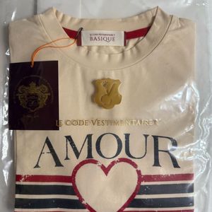 코스모폴리탄줄라이 예지스 LAMOUR 라무르 티셔츠