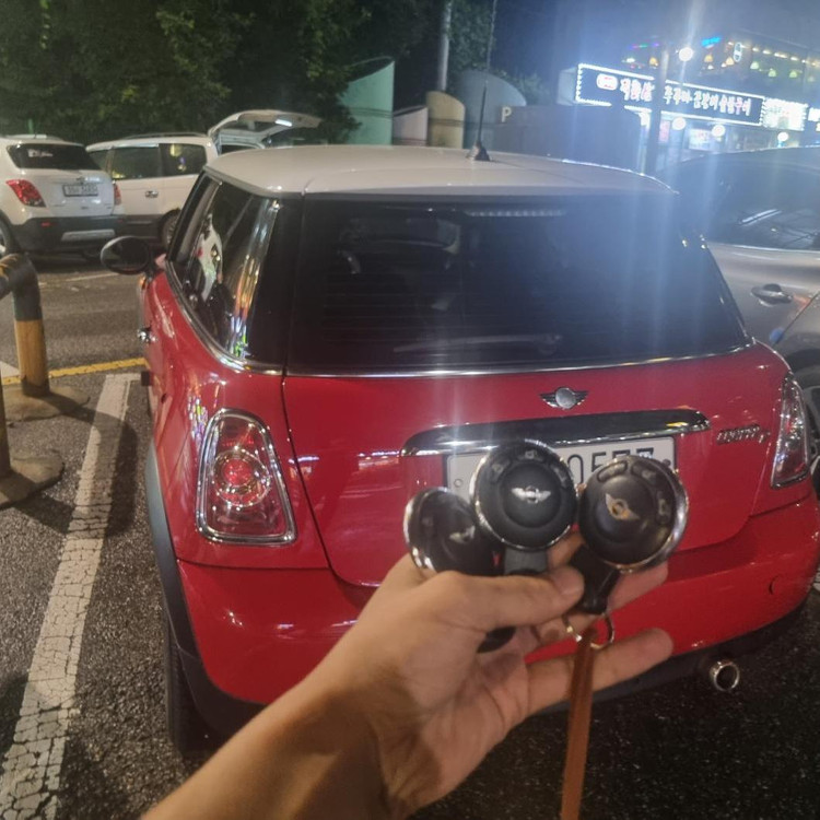 미니쿠퍼 컨트리맨 클럽맨 해치백 전세대 차량키 제작 이미지
