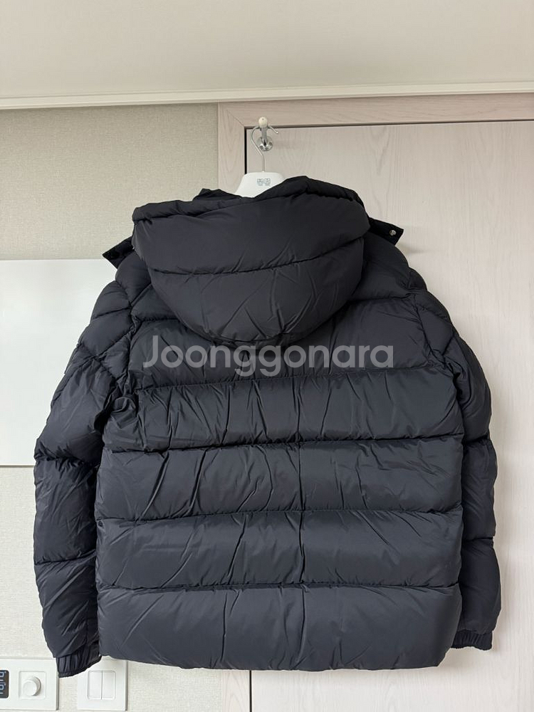 몽클레르 베제르 다운 패딩 블랙 - 23FW 4사이즈--1
