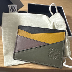 로에베 퍼즐 카드지갑 팝니다