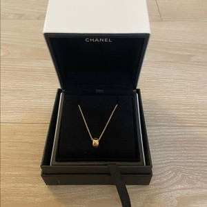 샤넬 코코 크러쉬 목걸이(베이지 골드)