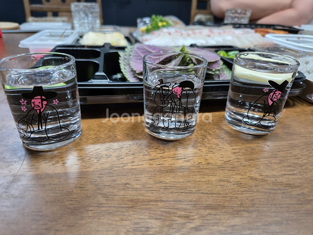 [정품]국립중앙박물관 굿즈 취객선비 3인방 변색잔 세트--1