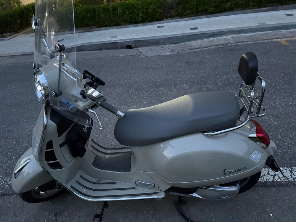 VESPA GTS300 이미지