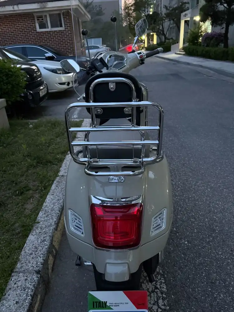 VESPA GTS300 이미지
