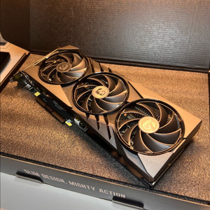 MSI RTX 4070 SUPER 게이밍 X Slim