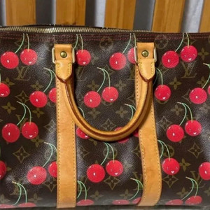 루이비통 무라카미 타카시 체리 키폴