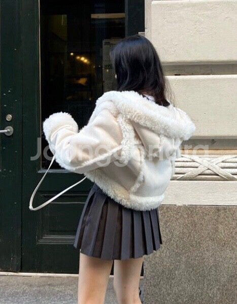 쓰리타임즈 베이비 후디 퍼 코트 무스탕--0