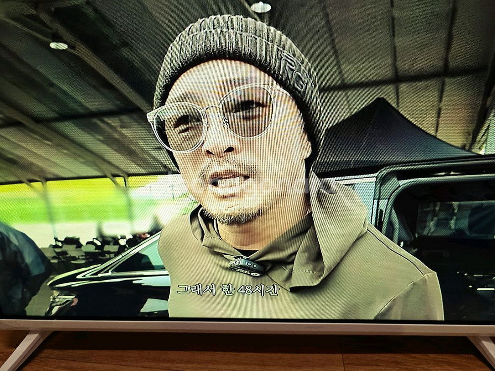 구글TV 32인치 화이트--1