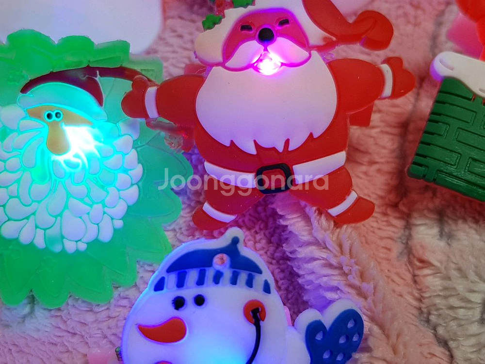 크리스마스 산타 헤어 머리핀 LED삔 7개일괄--1