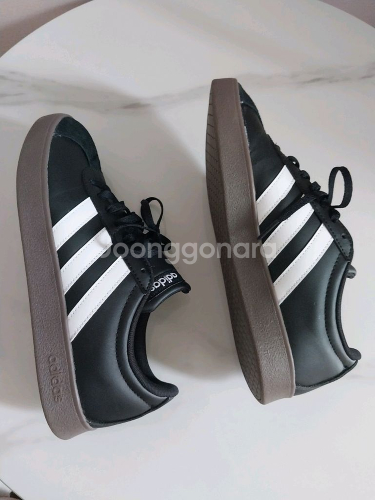 아디다스 코트베이스 운동화 250사이즈--1