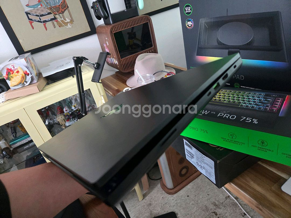 레이저 블레이드16 4090 64램 2테라--1