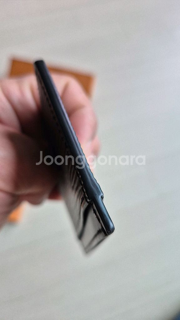 루이비통 에피 카드 홀더 M63512 팝니다.--4