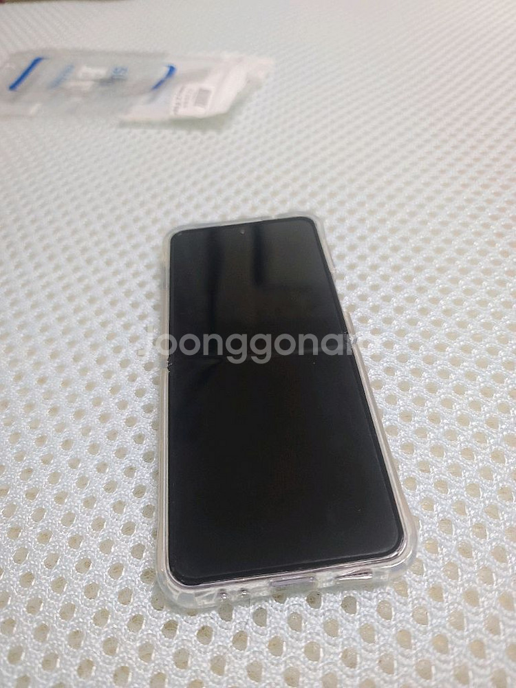 갤럭시 Z Flip4 512 입니다.--0