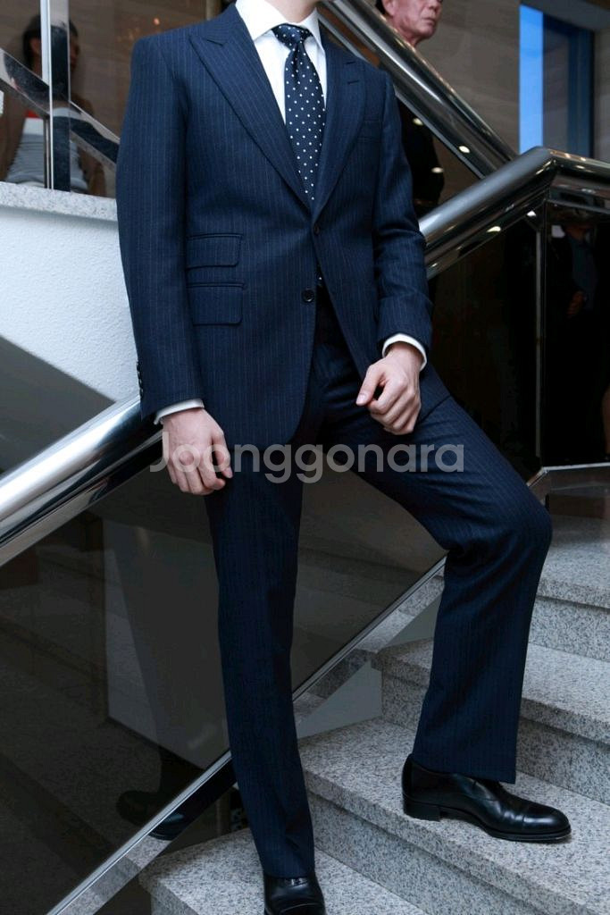 캠브리지멤버스/이태리 까노니꼬 스트라이프 수트/100--8