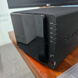 시놀로지 NAS DS413, 시게이트 4TB 2개